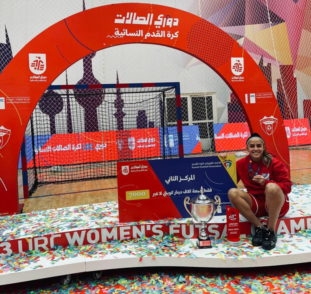 Bella Souza foi a artilheira na Liga do Kuwait. Foto: Al-Tadhaomon/Reprodução