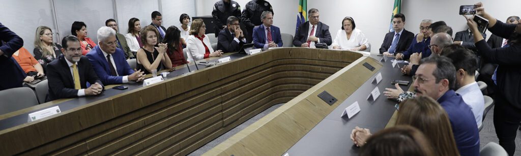 Reunião define medidas contra a violência no RN. Foto: Elisa Elsie