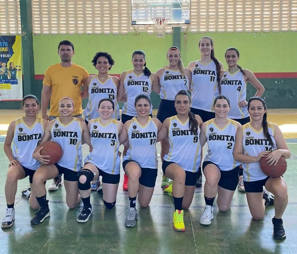 Equipe de basquete conquista vitórias consecutivas e avança para