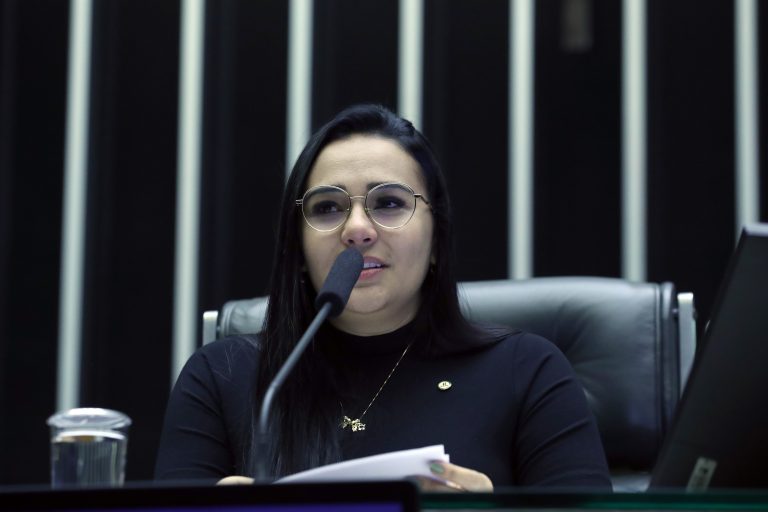 Deputada Daiany Bittencourt (União-CE) é a autora da proposta. Foto: Bruno Spada/Câmara dos Deputados