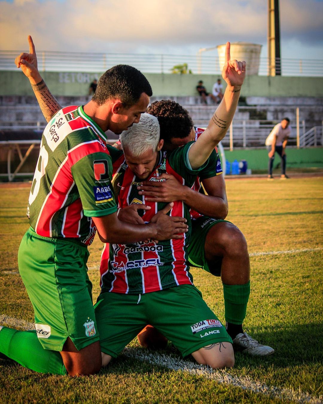 Bisneto comemora um dos gols. Foto: Baraúnas ACEC